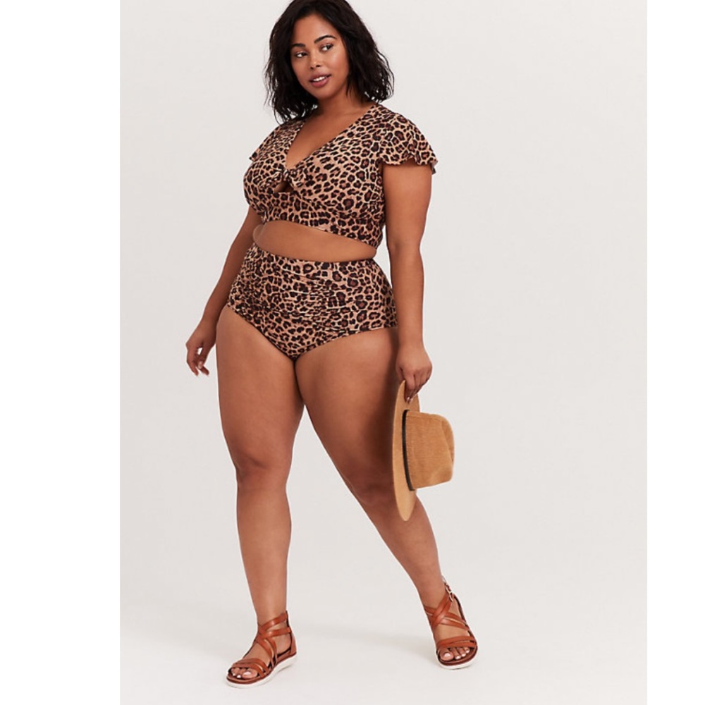 Last 1❗️Torrid Leopard swimsuit  bikini top only - Picture 3 of 10